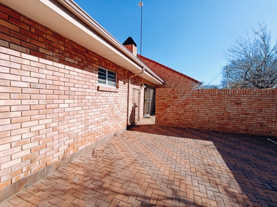 To Let 3 Bedroom Property for Rent in Potchefstroom South North West